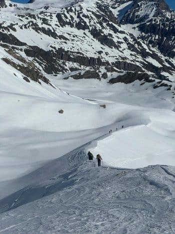 skieur sur corniche skieur sur corniche