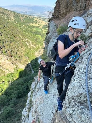 Escalade de la paroi de la via ferrata de Llo, Pyrénées-Orientales, 66 Escalade de la paroi de la via ferrata de Llo, Pyrénées-Orientales, 66