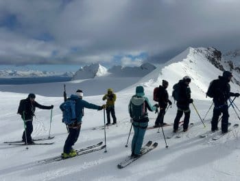 skieurs au Spitzberg Svalbard